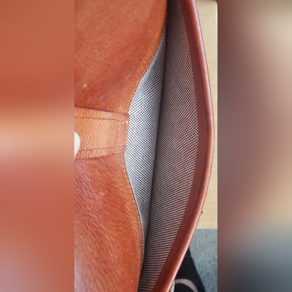 Dooney & Bourke Florentine Ellie Leather Crossbody Bag In Natural - Picture 14 of 16